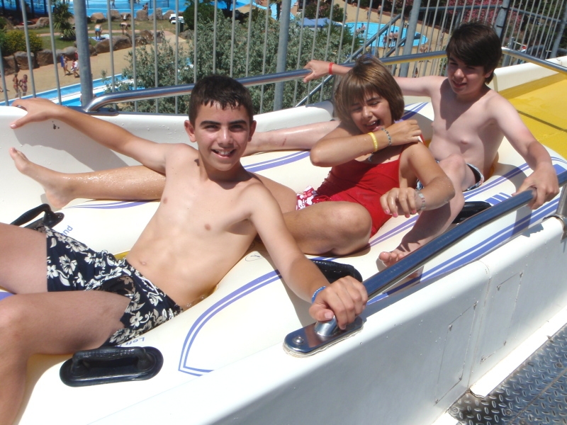 Village Camps International Summer Camp Ard&egrave;che, France 2019-07-26 https://www.villagecamps.com/journals_admin/images/20-10-Pol, Ana and Nic.jpg